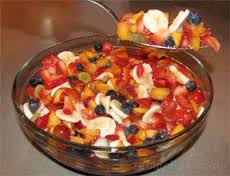 Çilekli Meyve Salatası Tarifi