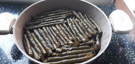 Kıymalı Yaprak Sarması Tarifi